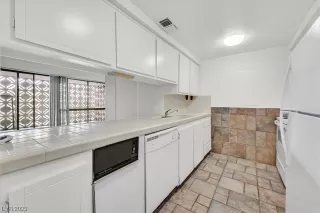 Photo #1: 2531226 Listing 