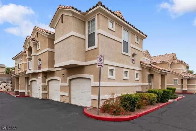 MLS: 2531228 Condo For Sale