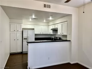 Photo #1: 2531240 Listing