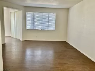 Photo #4: 2531240 Listing