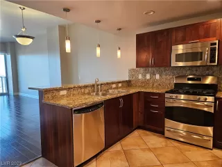 Photo #5: 2531241 Listing 