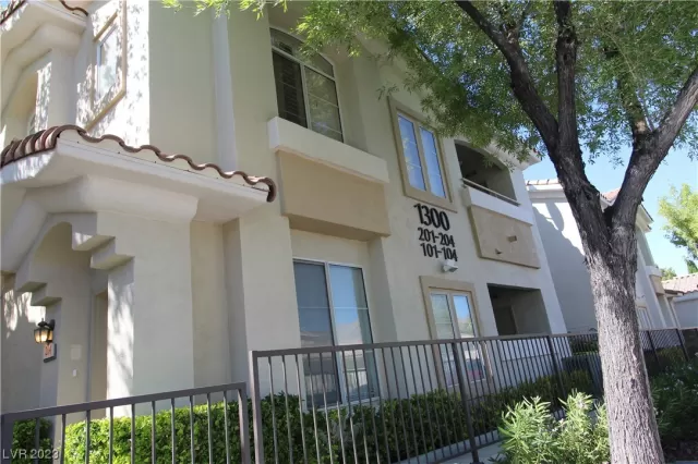 MLS: 2531261 Condo For Sale