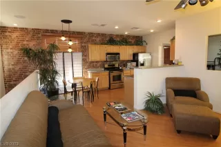 Photo #3: 2531261 Listing