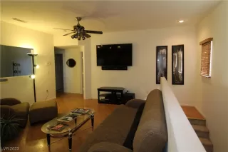 Photo #5: 2531261 Listing