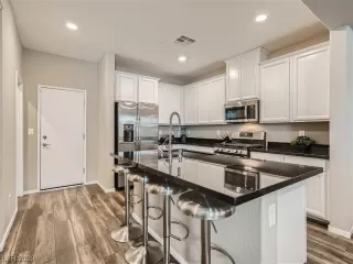 Photo #6: 2531293 Listing 