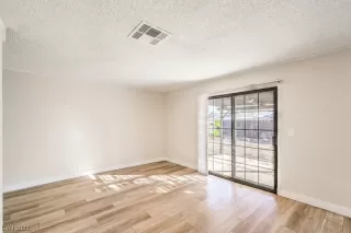 Photo #5: 2531303 Listing 
