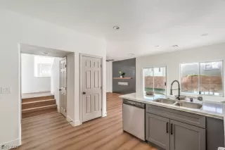 Photo #1: 2531319 Listing 