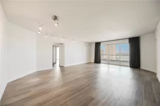 Photo #2: 2531373 Listing