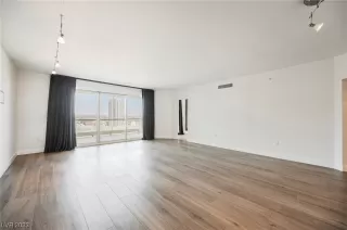 Photo #6: 2531373 Listing