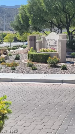 Photo #1: 2531375 Listing