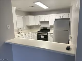 Photo #3: 2531392 Listing