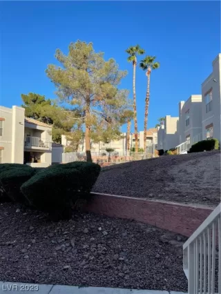 Photo #2: 2531400 Listing