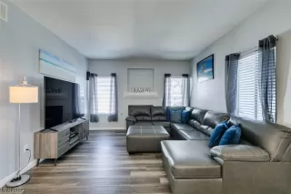 Photo #6: 2531458 Listing