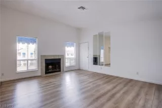 Photo #2: 2531507 Listing