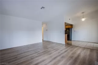 Photo #3: 2531507 Listing