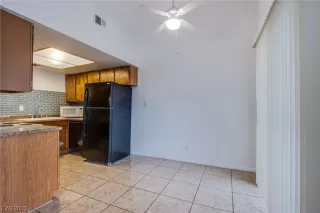 Photo #4: 2531507 Listing