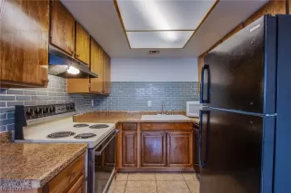 Photo #5: 2531507 Listing