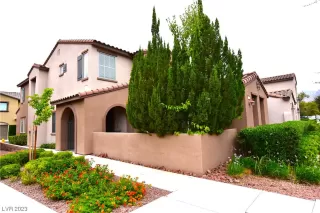 Photo #1: 2531586 Listing