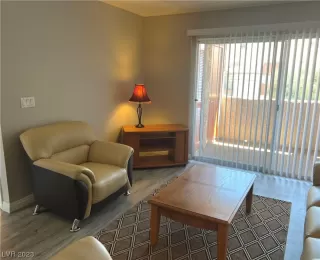 Photo #2: 2531587 Listing