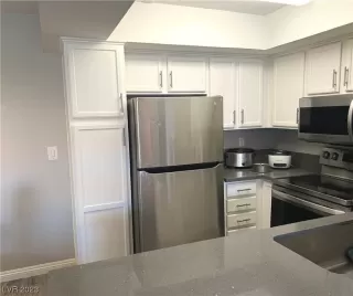 Photo #3: 2531587 Listing