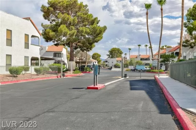 MLS: 2531600 Condo For Sale