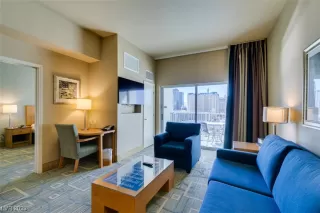 Photo #4: 2531614 Listing