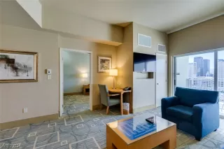 Photo #5: 2531614 Listing