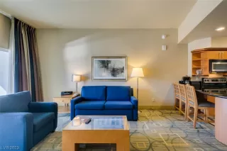 Photo #6: 2531614 Listing