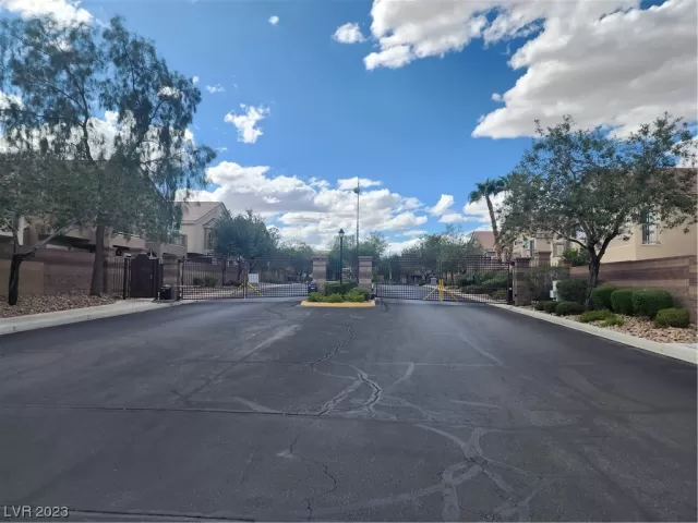 MLS: 2531628 Condo For Sale