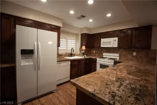 Photo #1: 2531639 Listing 