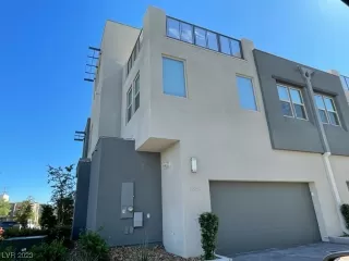 Photo #2: 2531685 Listing