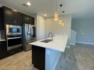 Photo #6: 2531685 Listing