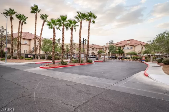 MLS: 2531717 Condo For Sale