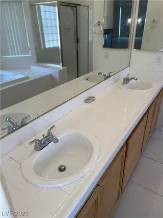 Photo #5: 2531725 Listing 