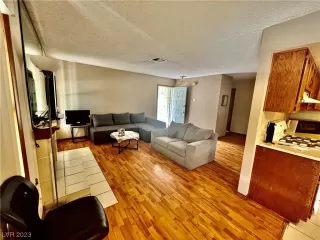 Photo #2: 2531728 Listing 