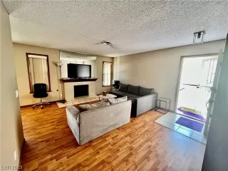 Photo #5: 2531728 Listing 