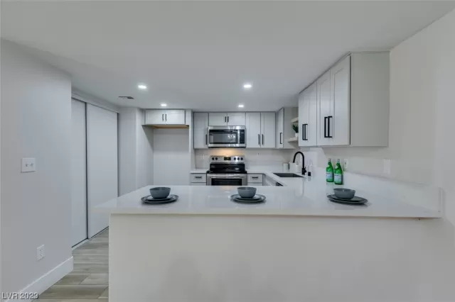 MLS: 2531846 Condo For Sale