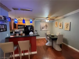 Photo #2: 2531861 Listing