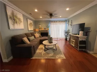 Photo #4: 2531861 Listing