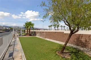 Photo #4: 2531871 Listing