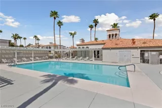 Photo #5: 2531871 Listing