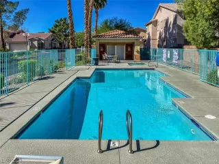 Photo #1: 2531917 Listing 