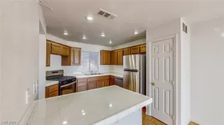 Photo #5: 2531917 Listing 