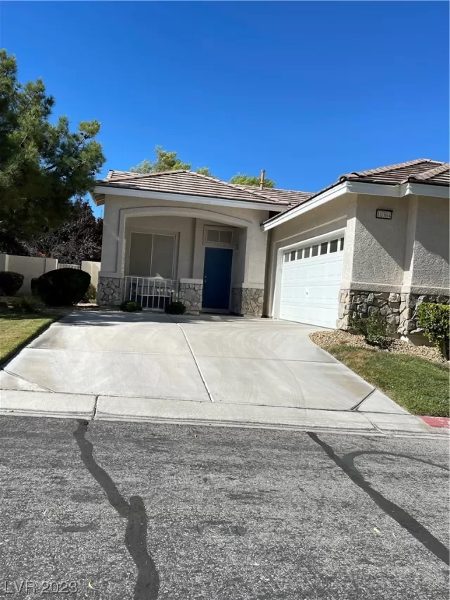 MLS: 2531923 Condo For Sale