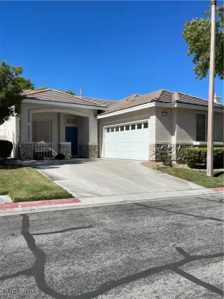 Photo #1: 2531923 Listing 