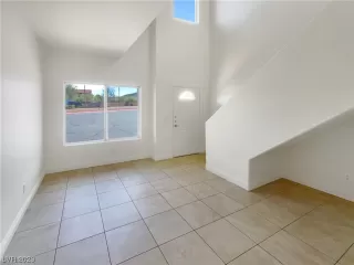 Photo #5: 2531929 Listing