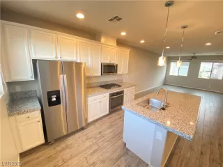 Photo #5: 2531936 Listing 