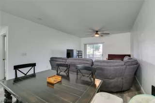 Photo #6: 2531942 Listing