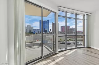 Photo #4: 2531961 Listing