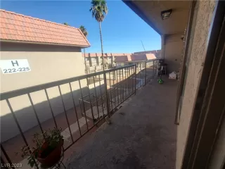 Photo #3: 2531963 Listing